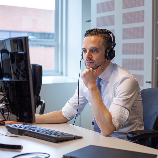 Foto van medewerker Varoll Hüzeir