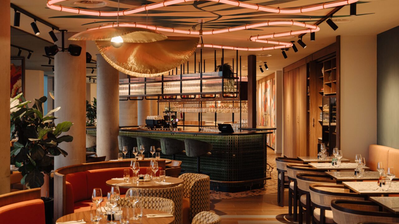 WE ARE EDN Team Member - DoubleTree by Hilton Amsterdam Centraal Station