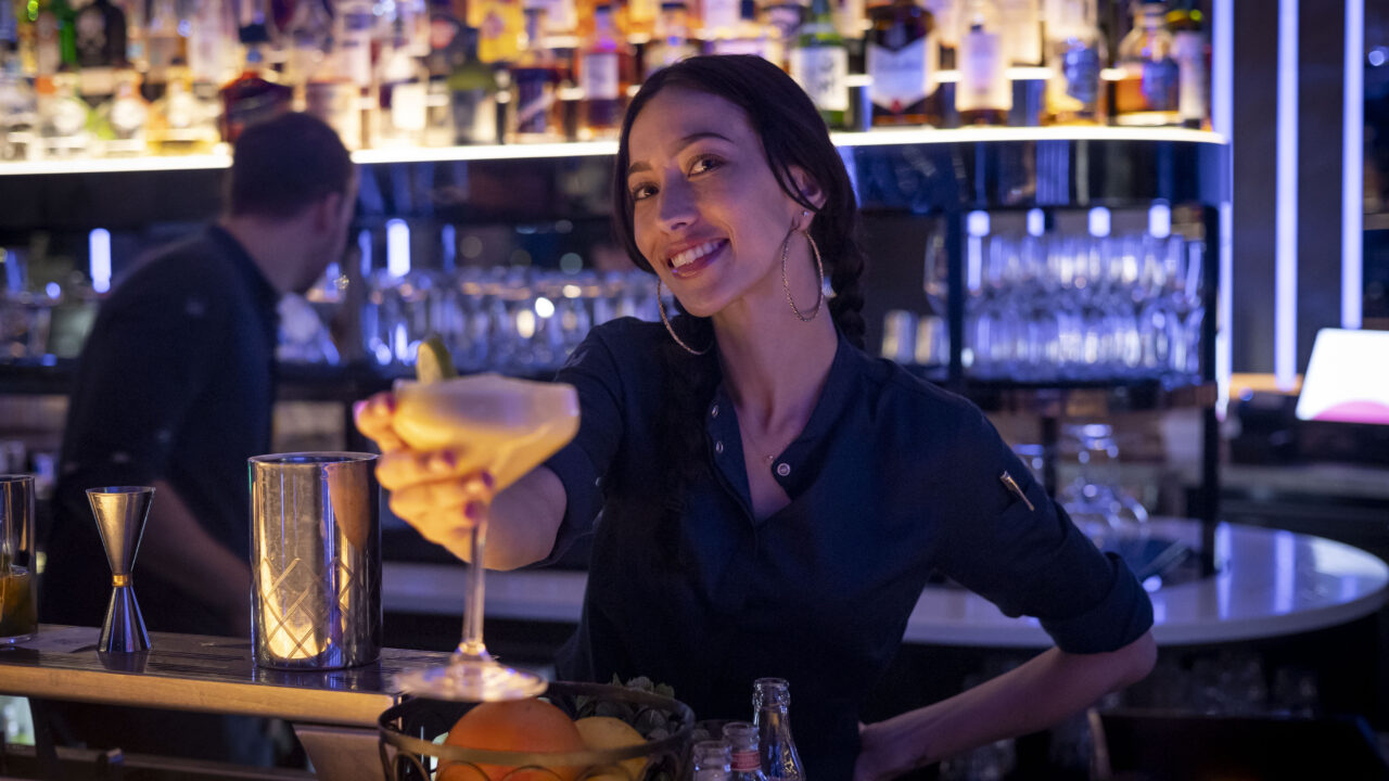 Bartender / Barista LuminAir - DoubleTree by Hilton Amsterdam Centraal Station