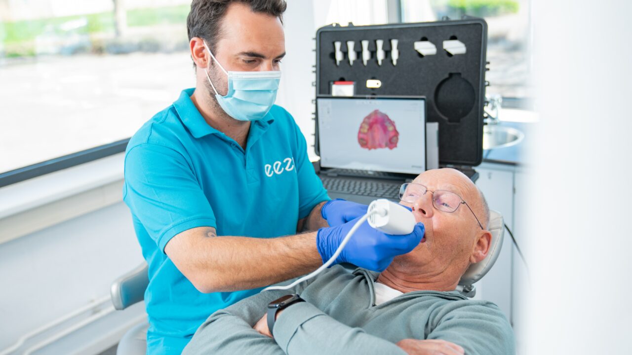 Klinisch Prothese Technicus - Eezy Dentures