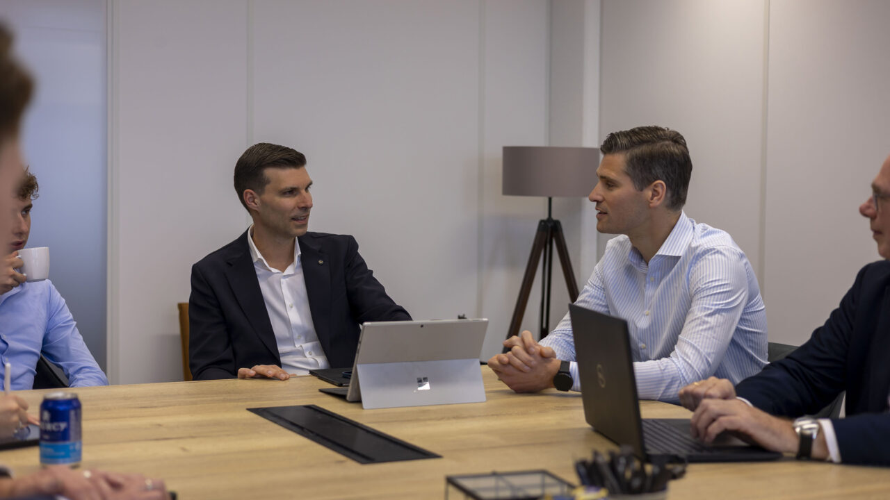 Senior Analist Corporate Finance - InCorpe